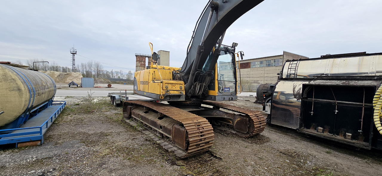 Volvo EC 210 BLC new engine - حفار زحاف: صورة 1 Volvo EC 210 BLC new engine - حفار زحاف: صورة 1