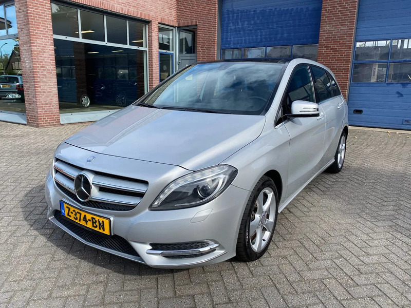 Mercedes-Benz B-Klasse 180 Ambition autom. panoramadak - سيارة دفع رباعي: صورة 1 Mercedes-Benz B-Klasse 180 Ambition autom. panoramadak - سيارة دفع رباعي: صورة 1