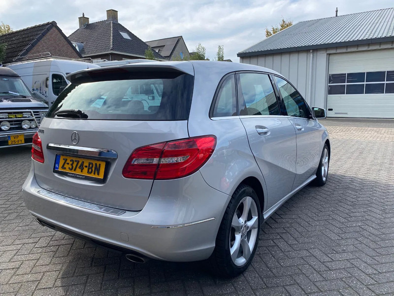 Mercedes-Benz B-Klasse 180 Ambition autom. panoramadak - سيارة دفع رباعي: صورة 4 Mercedes-Benz B-Klasse 180 Ambition autom. panoramadak - سيارة دفع رباعي: صورة 4