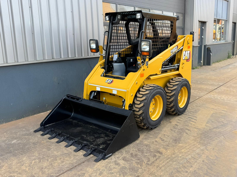 Caterpillar 216B3 - تركس: صورة 3 Caterpillar 216B3 - تركس: صورة 3