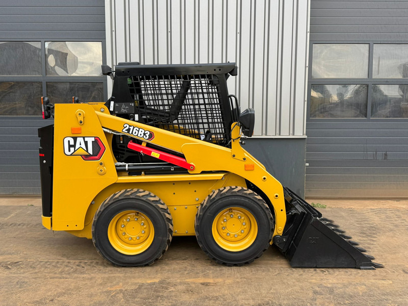 Caterpillar 216B3 - اللودر بعجل: صورة 4 Caterpillar 216B3 - اللودر بعجل: صورة 4