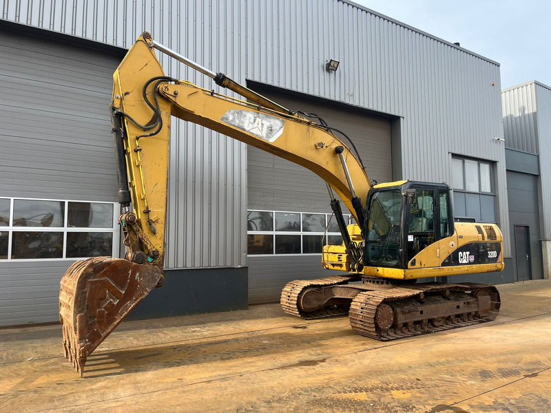 Caterpillar 320D - bucket with teeth - حفار زحاف: صورة 2 Caterpillar 320D - bucket with teeth - حفار زحاف: صورة 2