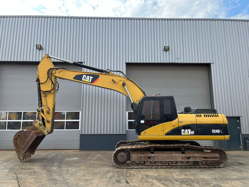 Caterpillar 324DL - Hammerlines / A/C Cabin / Caterpillar C7 / Quick Coupler / Bucket with teeth. - حفار زحاف: صورة 1 Caterpillar 324DL - Hammerlines / A/C Cabin / Caterpillar C7 / Quick Coupler / Bucket with teeth. - حفار زحاف: صورة 1