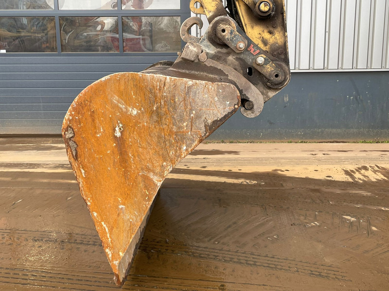 حفار زحاف Caterpillar 330FL: صورة 8