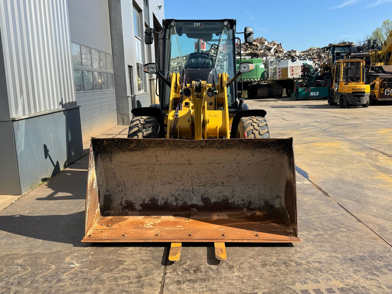 اللودر بعجل Caterpillar 908M: صورة 6