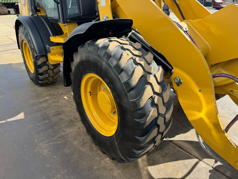 اللودر بعجل Caterpillar 908M: صورة 12