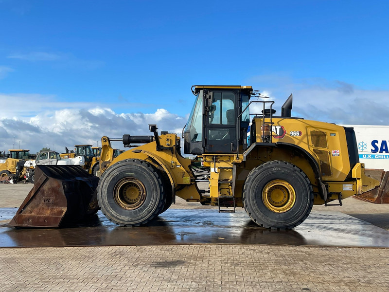 اللودر بعجل Caterpillar 966: صورة 1