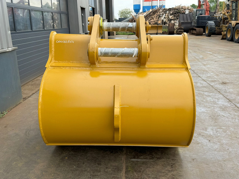 Caterpillar CAT 349 BUCKET TB linkage (66-IN X 2.81-CU M,7 teeth) - بكت: صورة 4 Caterpillar CAT 349 BUCKET TB linkage (66-IN X 2.81-CU M,7 teeth) - بكت: صورة 4