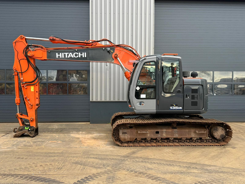 Hitachi ZX135US - حفار زحاف: صورة 1 Hitachi ZX135US - حفار زحاف: صورة 1