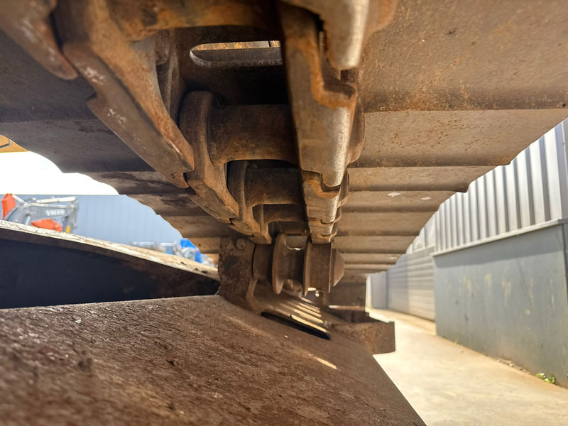 حفار زحاف Komatsu PC210LC-10: صورة 15 حفار زحاف Komatsu PC210LC-10: صورة 15