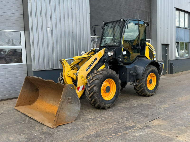 Komatsu WA100M-8EO - New Tires - اللودر بعجل: صورة 2 Komatsu WA100M-8EO - New Tires - اللودر بعجل: صورة 2