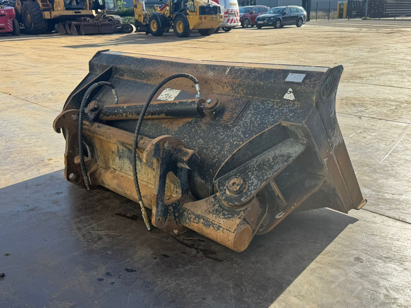 ZFE Side-Tilting bucket for CAT 908 SW - بكت: صورة 5 ZFE Side-Tilting bucket for CAT 908 SW - بكت: صورة 5