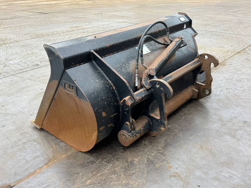 ZFE Side-Tilting bucket - بكت: صورة 5 ZFE Side-Tilting bucket - بكت: صورة 5