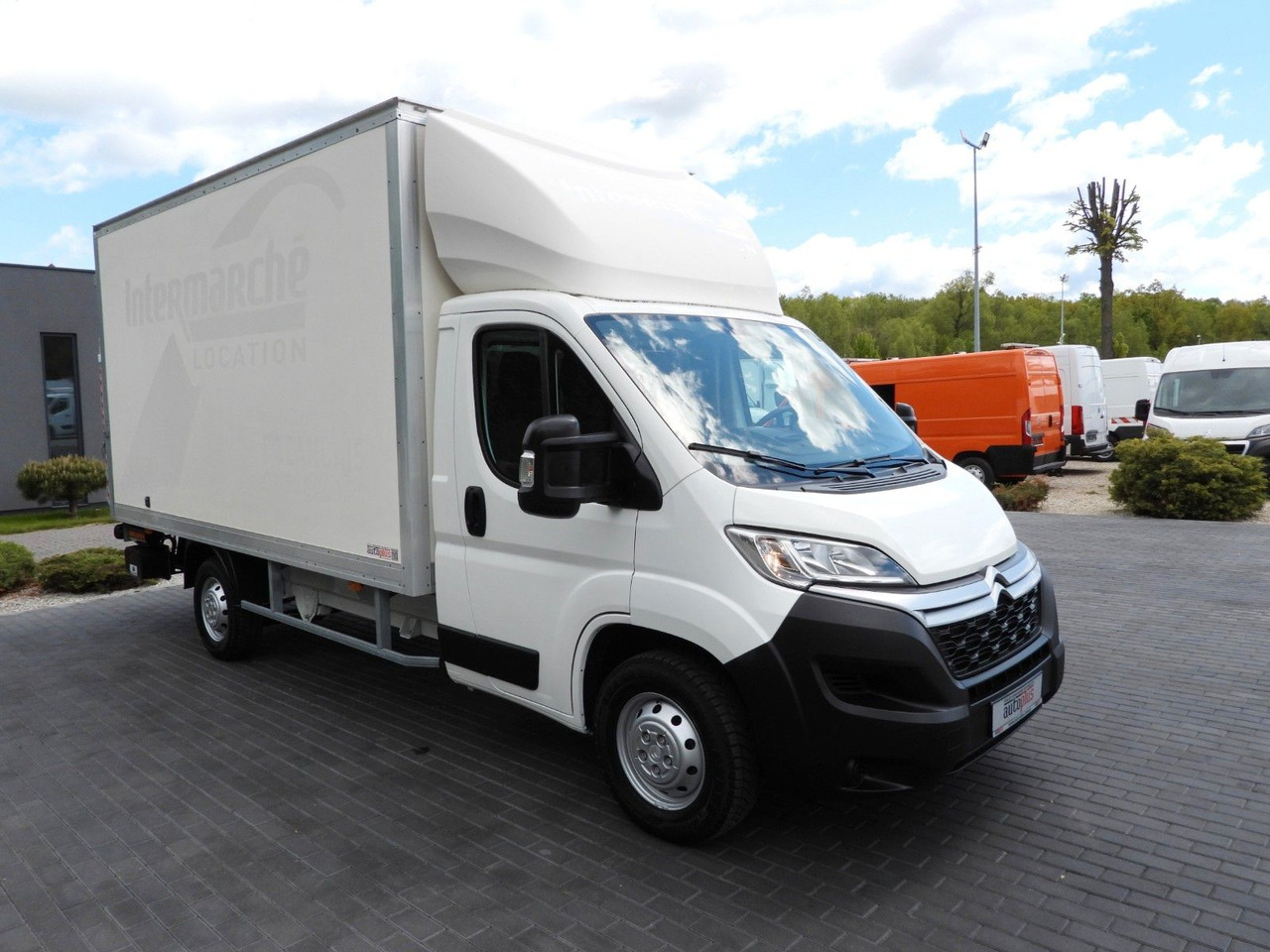 Citroën JUMPER KOFFER AUFZUG 8 PALETTEN TEMPOMAT NAVI Citroën JUMPER KOFFER AUFZUG 8 PALETTEN TEMPOMAT NAVI - شاحنة مغلقة الصندوق: صورة 4 Citroën JUMPER KOFFER AUFZUG 8 PALETTEN TEMPOMAT NAVI Citroën JUMPER KOFFER AUFZUG 8 PALETTEN TEMPOMAT NAVI - شاحنة مغلقة الصندوق: صورة 4