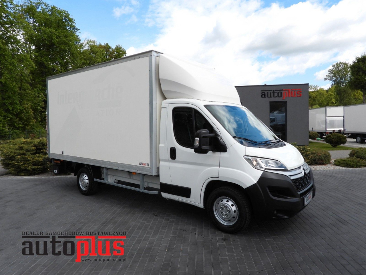 Citroën JUMPER KOFFER AUFZUG 8 PALETTEN TEMPOMAT NAVI Citroën JUMPER KOFFER AUFZUG 8 PALETTEN TEMPOMAT NAVI - شاحنة مغلقة الصندوق: صورة 1 Citroën JUMPER KOFFER AUFZUG 8 PALETTEN TEMPOMAT NAVI Citroën JUMPER KOFFER AUFZUG 8 PALETTEN TEMPOMAT NAVI - شاحنة مغلقة الصندوق: صورة 1