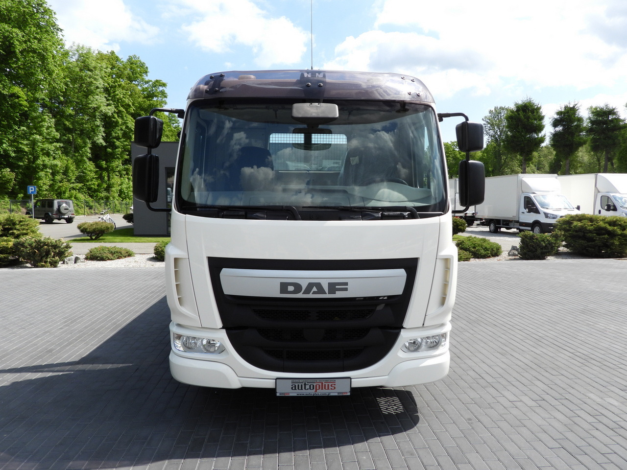DAF LF 180 THREE-WAY TIPPER CRUISE CONTROL LED LIGHTS AUTOMATIC TRANSMISSION TWIN WHEELS AIR CONDITIONING 180HP - شاحنة قلاب: صورة 5 DAF LF 180 THREE-WAY TIPPER CRUISE CONTROL LED LIGHTS AUTOMATIC TRANSMISSION TWIN WHEELS AIR CONDITIONING 180HP - شاحنة قلاب: صورة 5