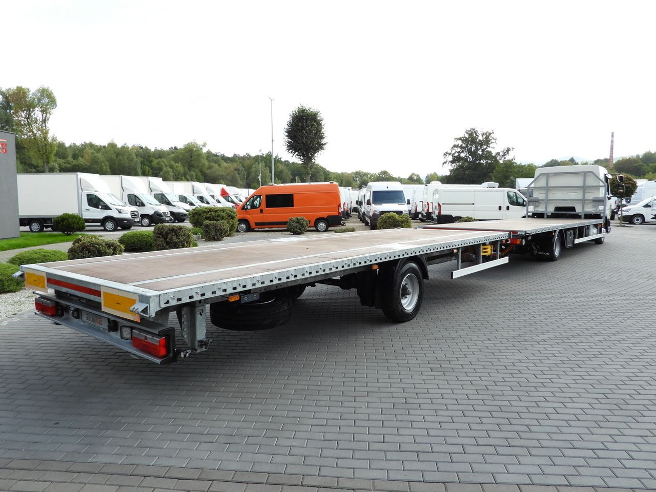 DAF LF 230 CONTAINER CARRIER PLATFORM + TRAILER WEBASTO CRUISE CONTROL LED LIGHTS PNEUMATICS AUTOMATIC TRANSMISSION TWIN WHEELS AIR CONDITIONING 230HP - شاحنات الحاويات / جسم علوي قابل للتغيير شاحنة: صورة 3 DAF LF 230 CONTAINER CARRIER PLATFORM + TRAILER WEBASTO CRUISE CONTROL LED LIGHTS PNEUMATICS AUTOMATIC TRANSMISSION TWIN WHEELS AIR CONDITIONING 230HP - شاحنات الحاويات / جسم علوي قابل للتغيير شاحنة: صورة 3