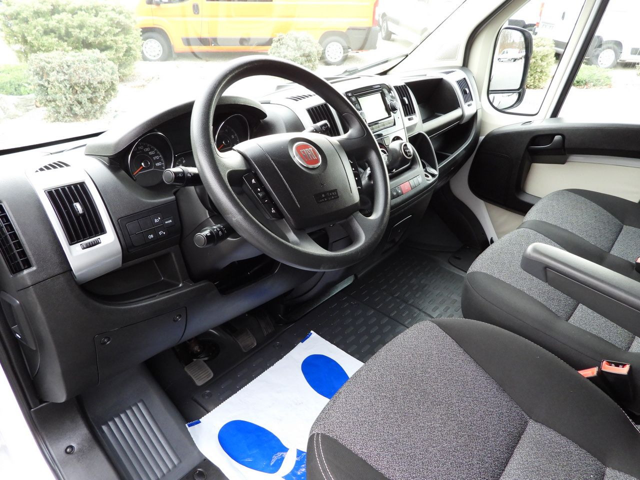 FIAT DUCATO BOX LIFT 8 PALLETS CRUISE CONTROL NAVIGATION LED LIGHTS AIR CONDITIONING 130HP - شاحنة مغلقة الصندوق: صورة 2 FIAT DUCATO BOX LIFT 8 PALLETS CRUISE CONTROL NAVIGATION LED LIGHTS AIR CONDITIONING 130HP - شاحنة مغلقة الصندوق: صورة 2