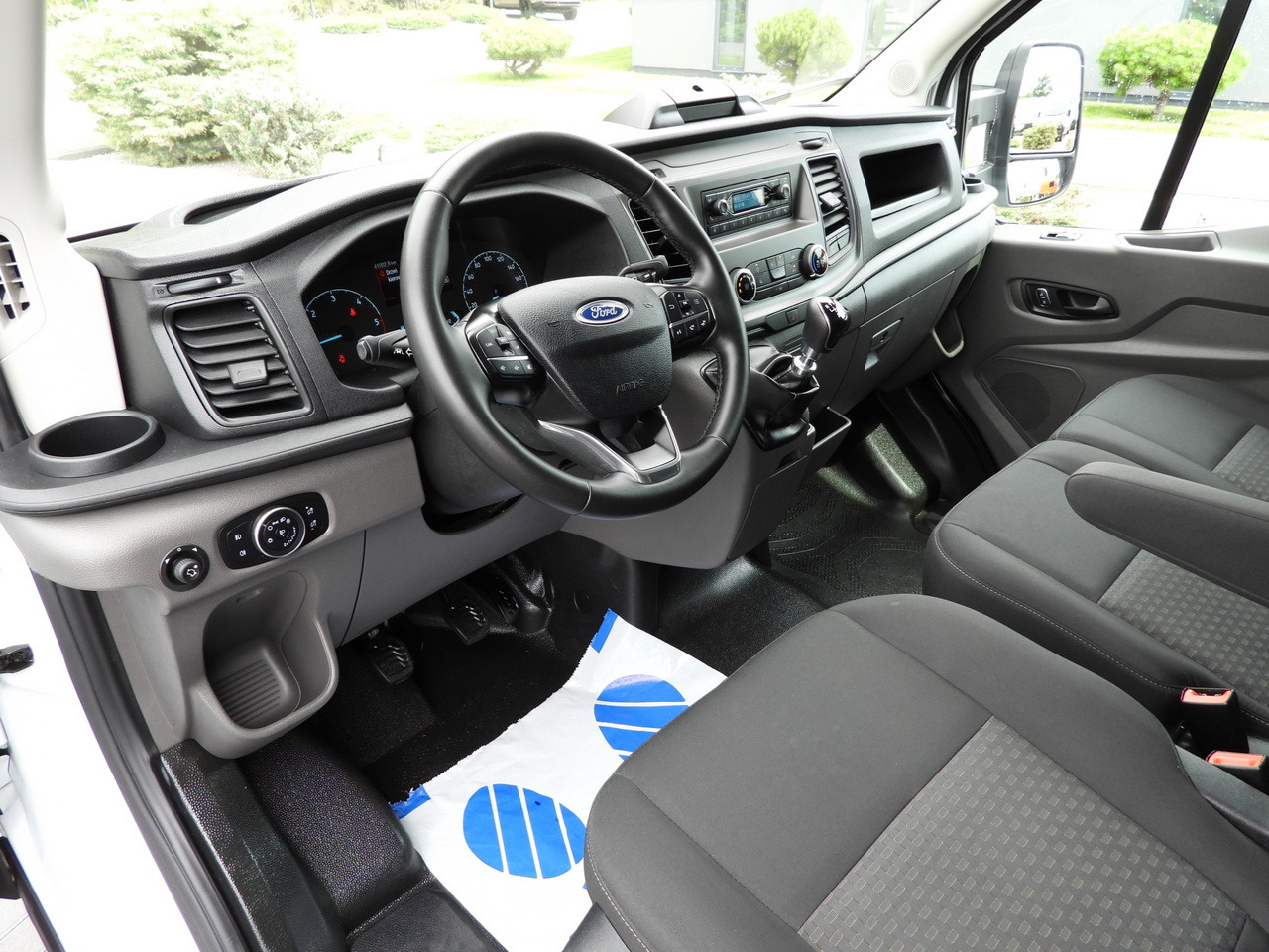 FORD TRANSIT BOX 8 PALLETS CRUISE CONTROL AIR CONDITIONING 130HP - شاحنة مغلقة الصندوق: صورة 2 FORD TRANSIT BOX 8 PALLETS CRUISE CONTROL AIR CONDITIONING 130HP - شاحنة مغلقة الصندوق: صورة 2