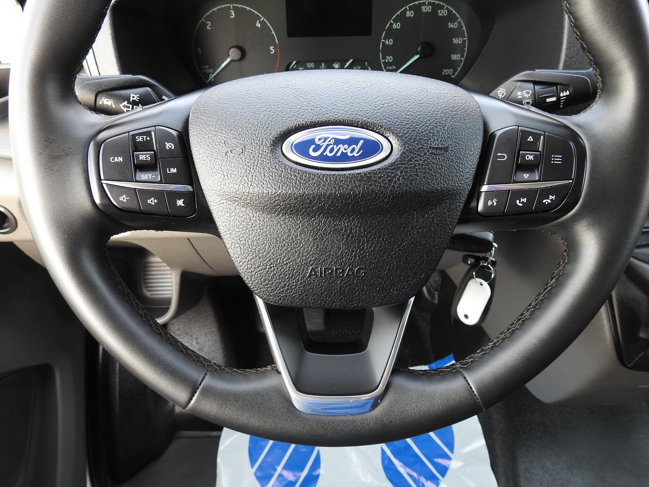 FORD TRANSIT BOX LIFT 8 PALLETS CRUISE CONTROL AIR CONDITIONING  130HP FORD TRANSIT BOX LIFT 8 PALLETS CRUISE CONTROL AIR CONDITIONING  130HP: صورة 30