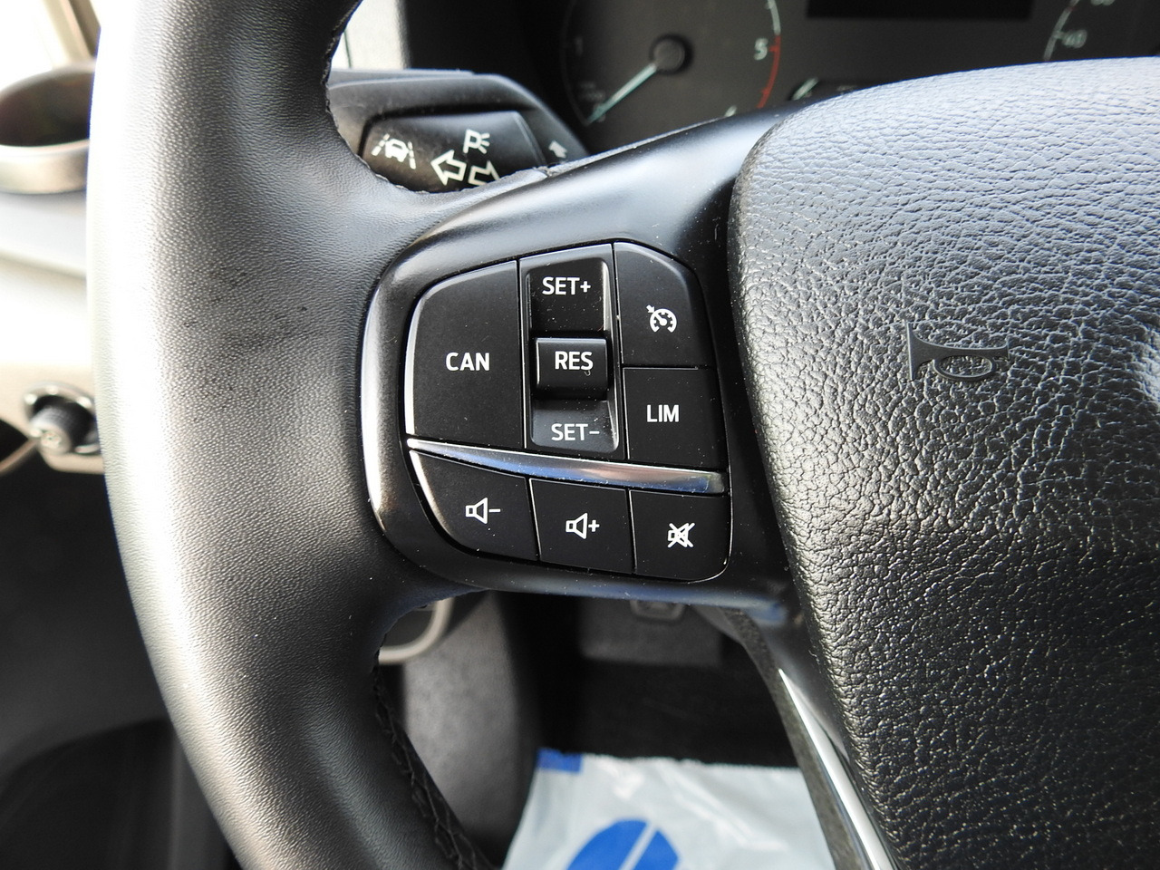 FORD TRANSIT BOX LIFT 8 PALLETS CRUISE CONTROL AIR CONDITIONING  130HP FORD TRANSIT BOX LIFT 8 PALLETS CRUISE CONTROL AIR CONDITIONING  130HP: صورة 31