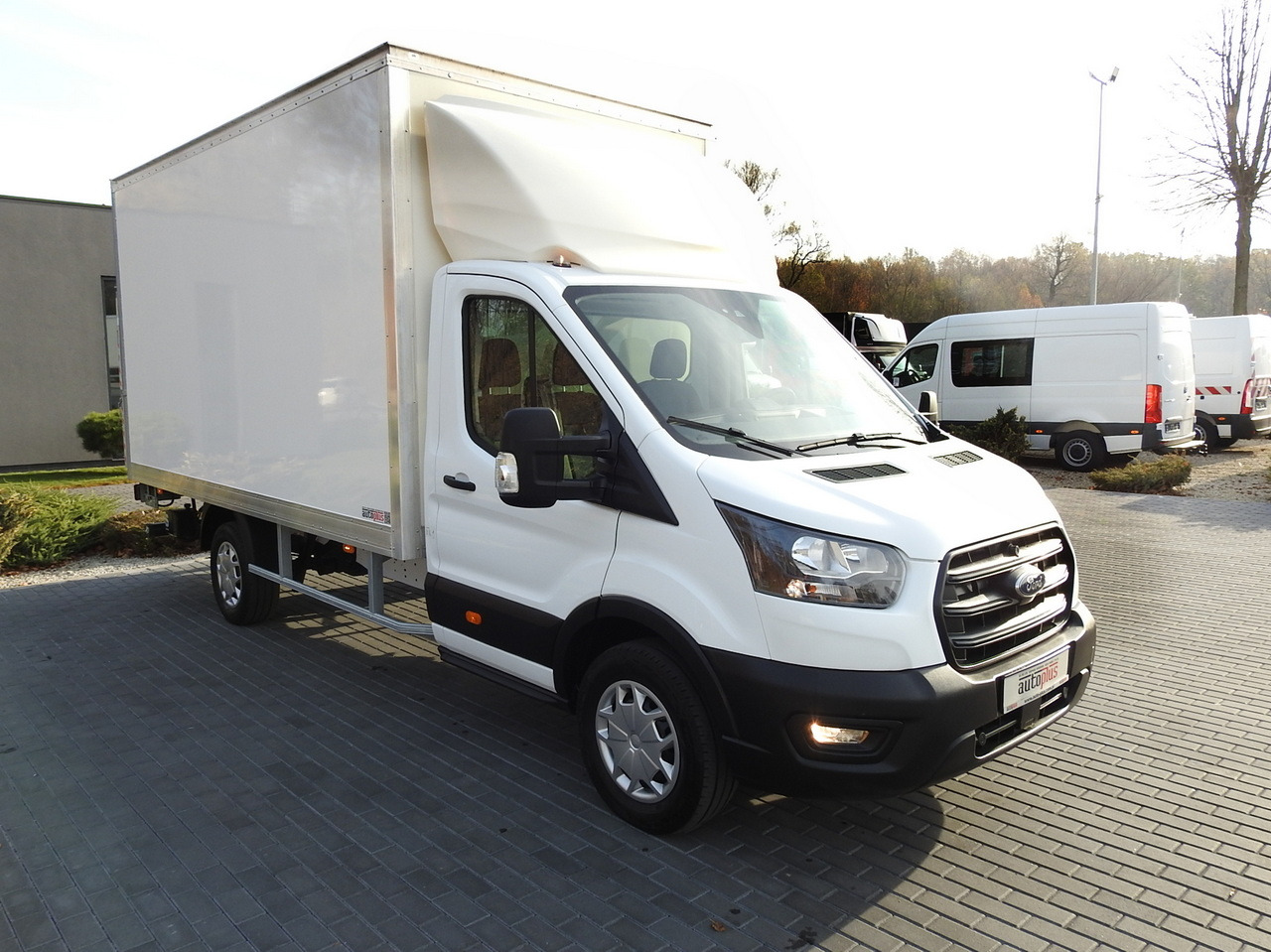 FORD TRANSIT BOX LIFT 8 PALLETS CRUISE CONTROL AIR CONDITIONING 130HP - شاحنة مغلقة الصندوق: صورة 4 FORD TRANSIT BOX LIFT 8 PALLETS CRUISE CONTROL AIR CONDITIONING 130HP - شاحنة مغلقة الصندوق: صورة 4