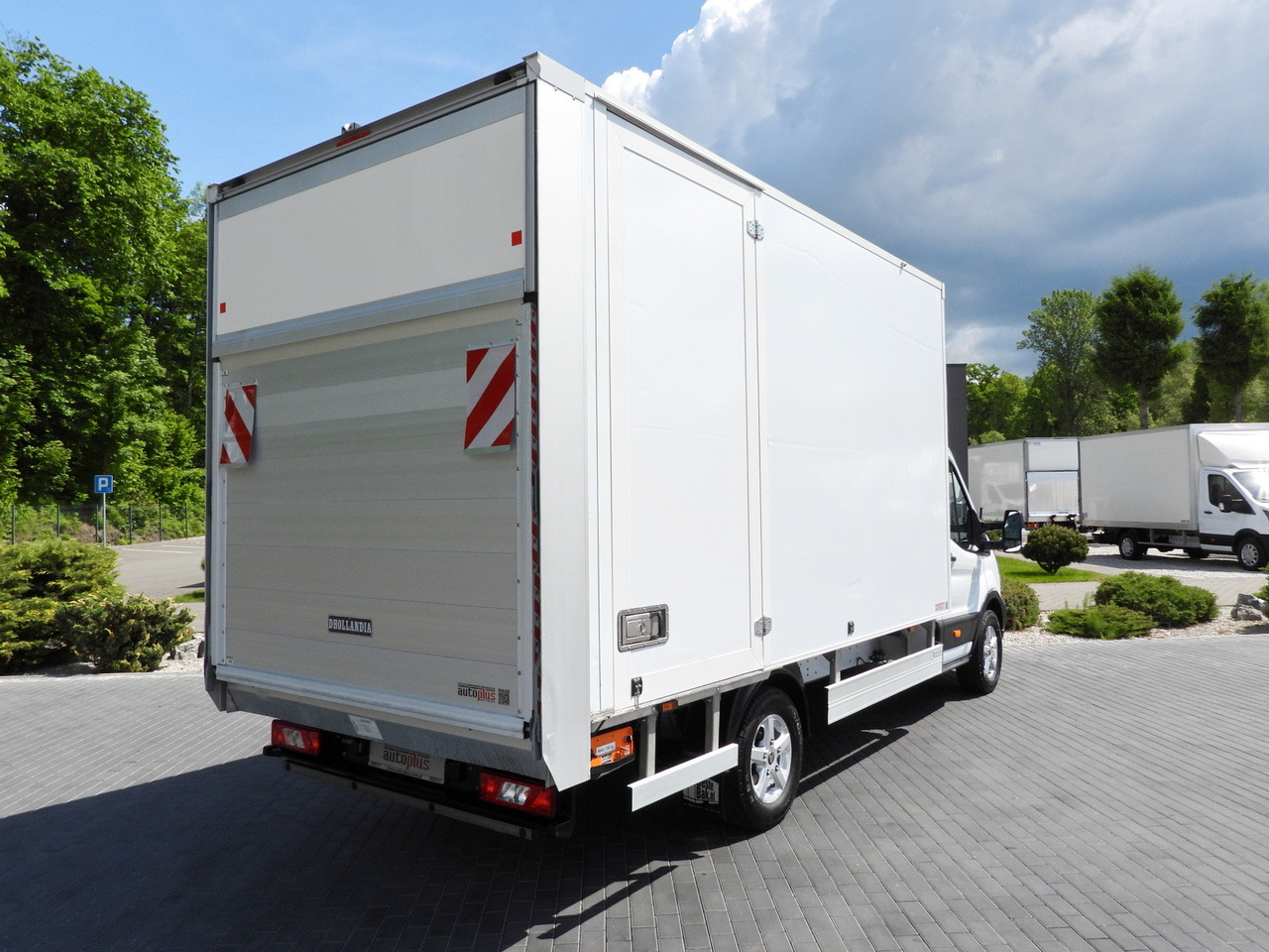 FORD TRANSIT BOX LIFT 8 PALLETS CRUISE CONTROL LED LIGHTS AIR CONDITIONING 130HP - شاحنة مغلقة الصندوق: صورة 3 FORD TRANSIT BOX LIFT 8 PALLETS CRUISE CONTROL LED LIGHTS AIR CONDITIONING 130HP - شاحنة مغلقة الصندوق: صورة 3