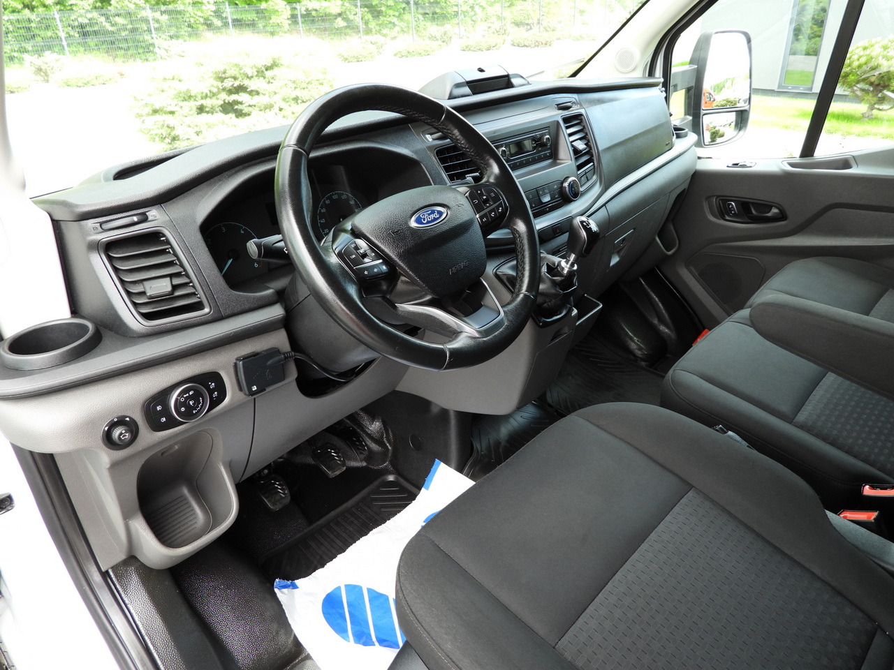 FORD TRANSIT  BOX LIFT 8 PALLETS CRUISE CONTROL LED LIGHTS AIR CONDITIONING  130HP - شاحنة مُبرّدة للتوصيل: صورة 2 FORD TRANSIT  BOX LIFT 8 PALLETS CRUISE CONTROL LED LIGHTS AIR CONDITIONING  130HP - شاحنة مُبرّدة للتوصيل: صورة 2