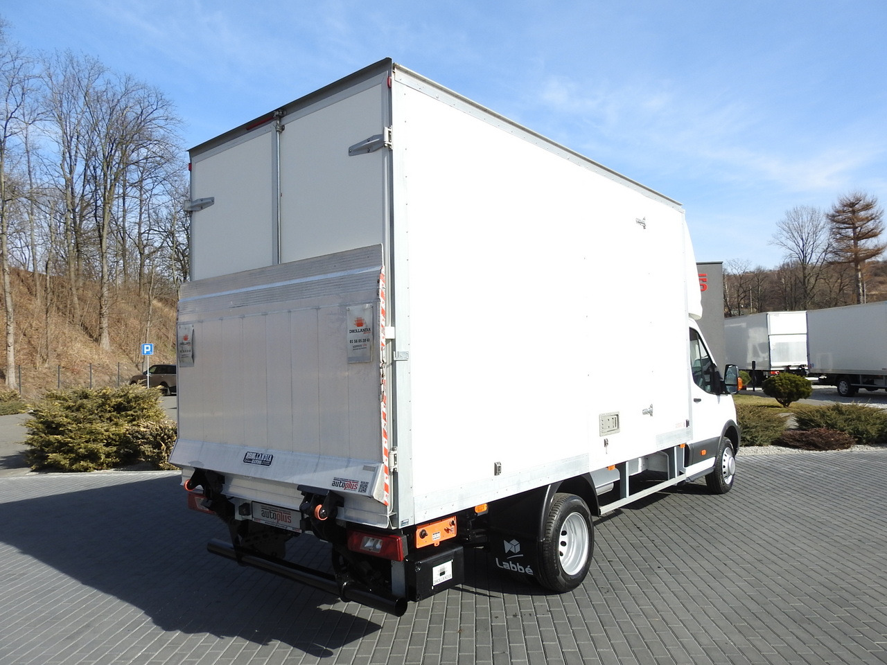 FORD TRANSIT  BOX LIFT 8 PALLETS CRUISE CONTROL LED LIGHTS TWIN WHEELS AIR CONDITIONING  170HP - شاحنة مُبرّدة للتوصيل: صورة 3 FORD TRANSIT  BOX LIFT 8 PALLETS CRUISE CONTROL LED LIGHTS TWIN WHEELS AIR CONDITIONING  170HP - شاحنة مُبرّدة للتوصيل: صورة 3