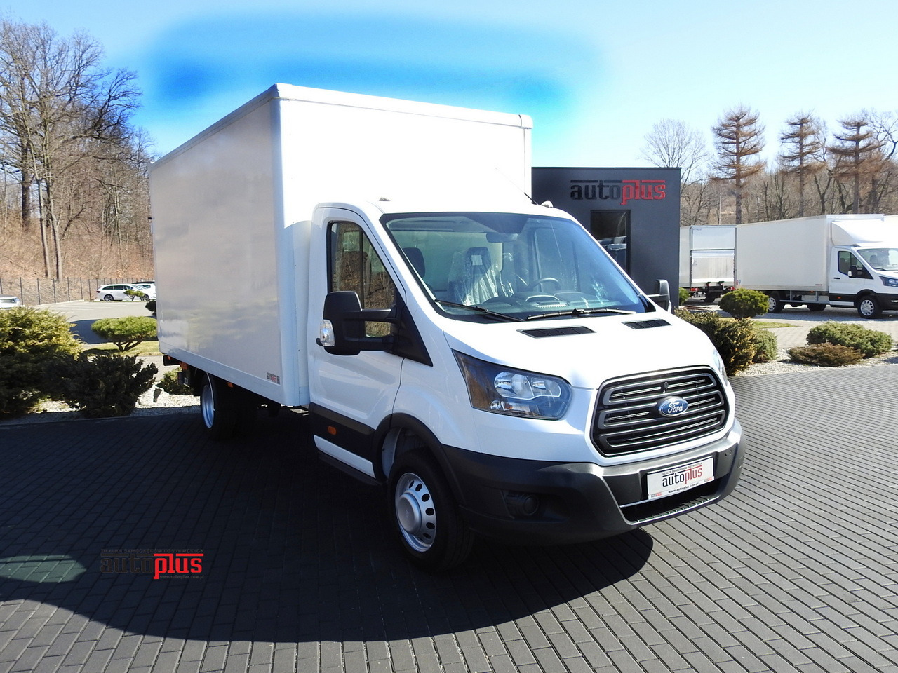 FORD TRANSIT BOX LIFT 8 PALLETS TWIN WHEELS AIR CONDITIONING 130HP - شاحنة مغلقة الصندوق: صورة 1 FORD TRANSIT BOX LIFT 8 PALLETS TWIN WHEELS AIR CONDITIONING 130HP - شاحنة مغلقة الصندوق: صورة 1