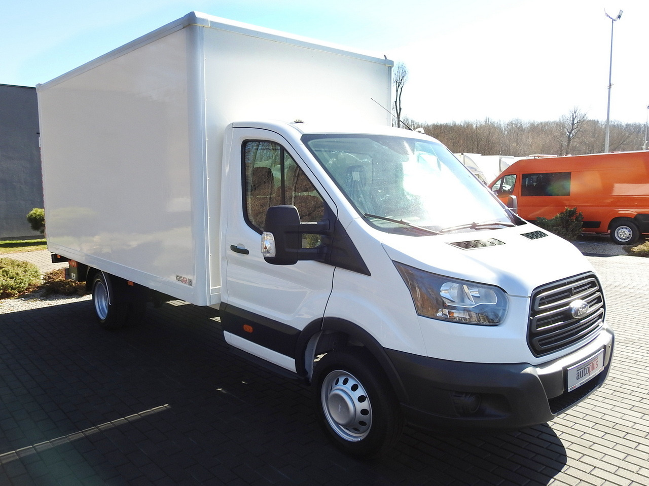 FORD TRANSIT BOX LIFT 8 PALLETS TWIN WHEELS AIR CONDITIONING 130HP - شاحنة مغلقة الصندوق: صورة 4 FORD TRANSIT BOX LIFT 8 PALLETS TWIN WHEELS AIR CONDITIONING 130HP - شاحنة مغلقة الصندوق: صورة 4