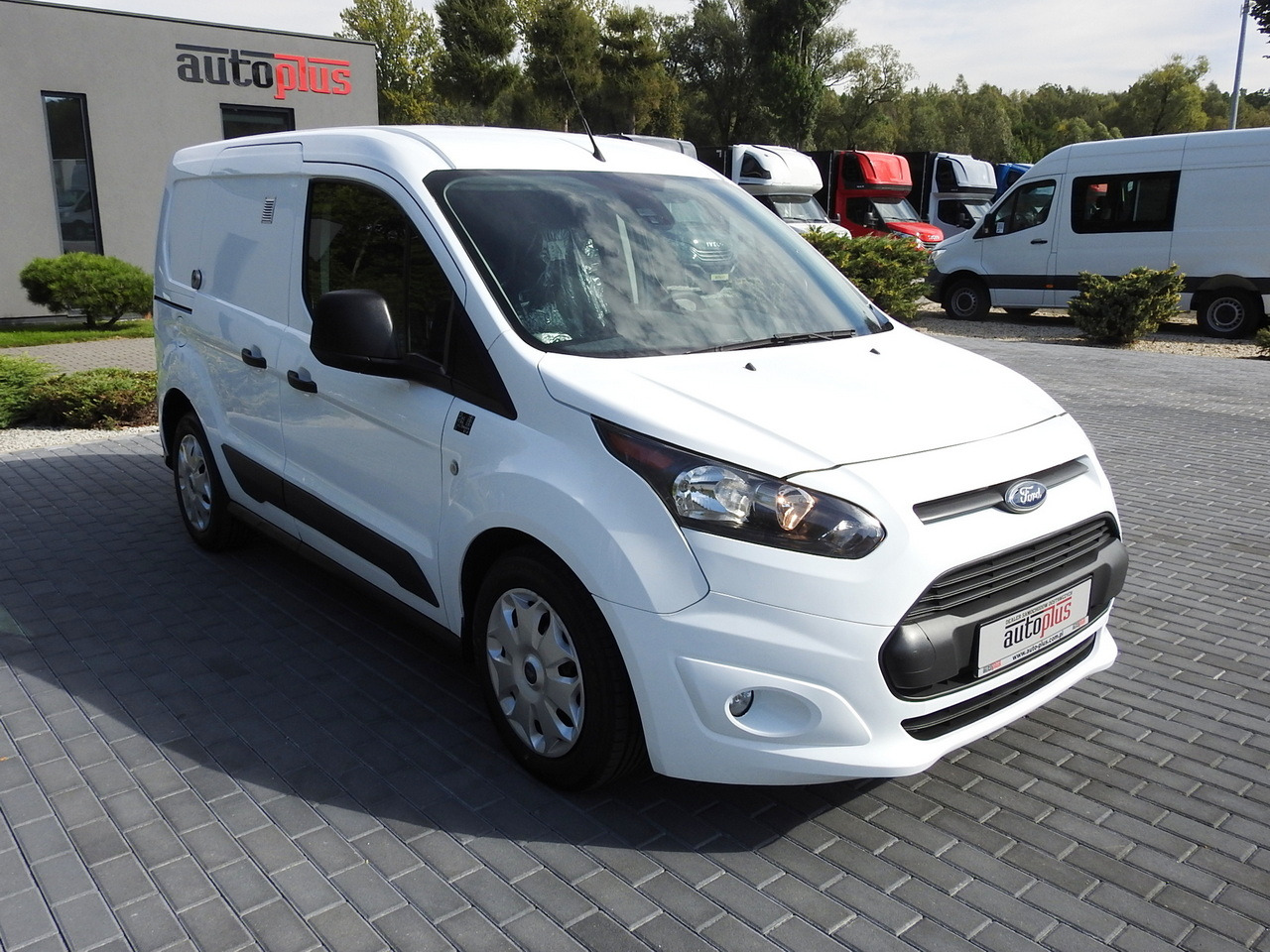 FORD TRANSIT CONNECT VAN CRUISE CONTROL NAVIGATION AIR CONDITIONING 100HP - فان: صورة 4 FORD TRANSIT CONNECT VAN CRUISE CONTROL NAVIGATION AIR CONDITIONING 100HP - فان: صورة 4