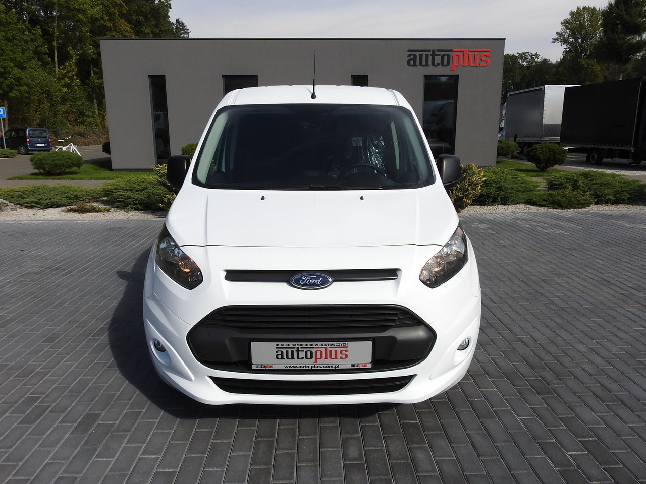 FORD TRANSIT CONNECT VAN CRUISE CONTROL NAVIGATION AIR CONDITIONING 100HP - فان: صورة 5 FORD TRANSIT CONNECT VAN CRUISE CONTROL NAVIGATION AIR CONDITIONING 100HP - فان: صورة 5
