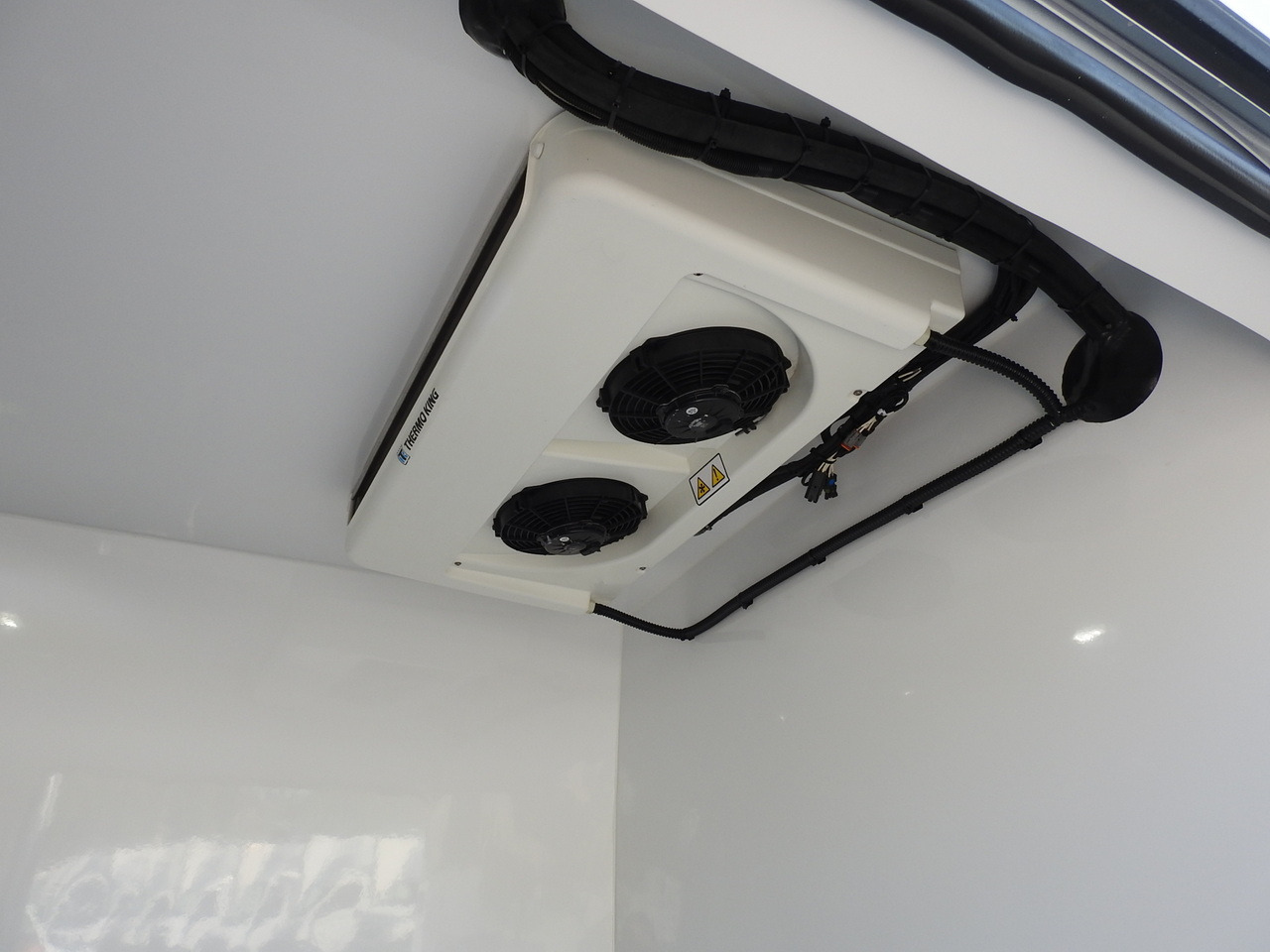 شاحنة مُبرّدة للتوصيل FORD TRANSIT REFRIGERATOR VAN  0*C HEATING FUNCTION CRUISE CONTROL AIR CONDITIONING LED LIGHTS  130HP: صورة 26