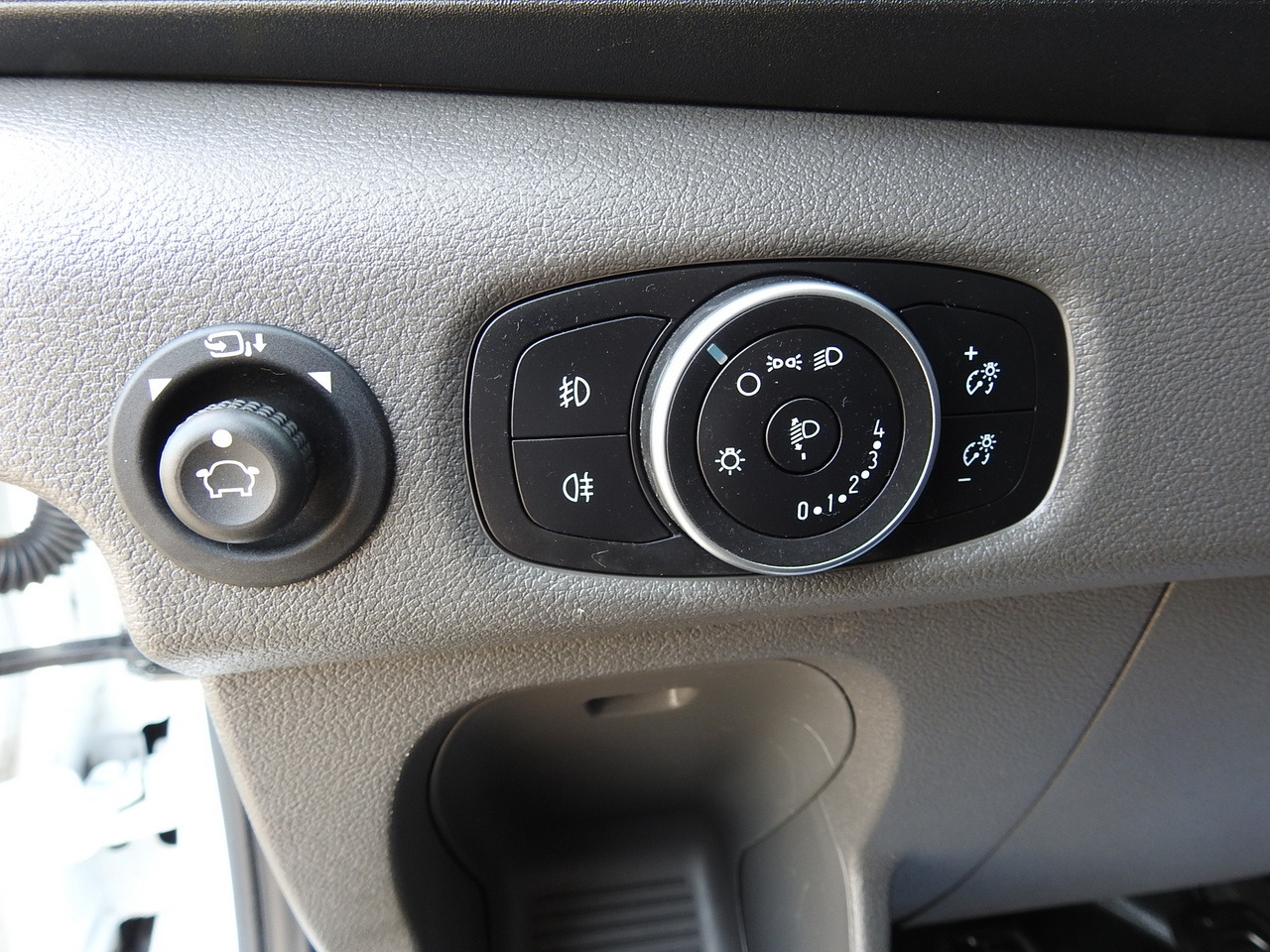 شاحنة مُبرّدة للتوصيل FORD TRANSIT REFRIGERATOR VAN  0*C HEATING FUNCTION CRUISE CONTROL AIR CONDITIONING LED LIGHTS  130HP: صورة 31