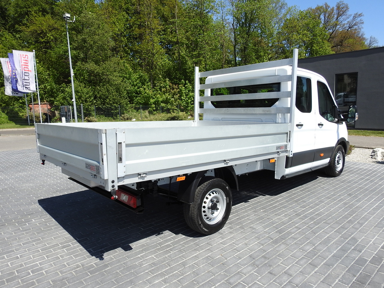 FORD TRANSIT STAKE BODY DOUBLE CABIN DOKA 7 SEATS AIR CONDITIONING 130HP - الشاحنات الصغيرة كابينة مزدوجة: صورة 3 FORD TRANSIT STAKE BODY DOUBLE CABIN DOKA 7 SEATS AIR CONDITIONING 130HP - الشاحنات الصغيرة كابينة مزدوجة: صورة 3