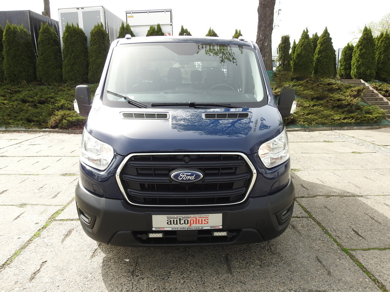 FORD TRANSIT STAKE BODY DOUBLE CABIN DOKA 7 SEATS CRUISE CONTROL AIR CONDITIONING LED LIGHTS 130HP - الشاحنات الصغيرة كابينة مزدوجة: صورة 5 FORD TRANSIT STAKE BODY DOUBLE CABIN DOKA 7 SEATS CRUISE CONTROL AIR CONDITIONING LED LIGHTS 130HP - الشاحنات الصغيرة كابينة مزدوجة: صورة 5