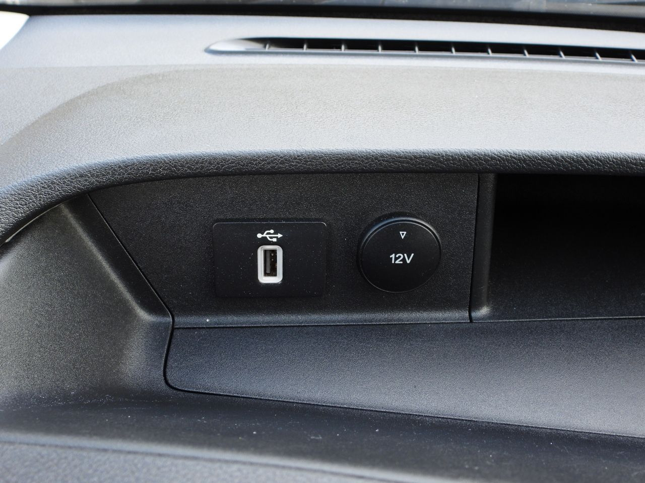 قلاب صغير FORD TRANSIT TIPPER CRUISE CONTROL LED LIGHTS TWIN WHEELS AIR CONDITIONING 130HP: صورة 42 قلاب صغير FORD TRANSIT TIPPER CRUISE CONTROL LED LIGHTS TWIN WHEELS AIR CONDITIONING 130HP: صورة 42