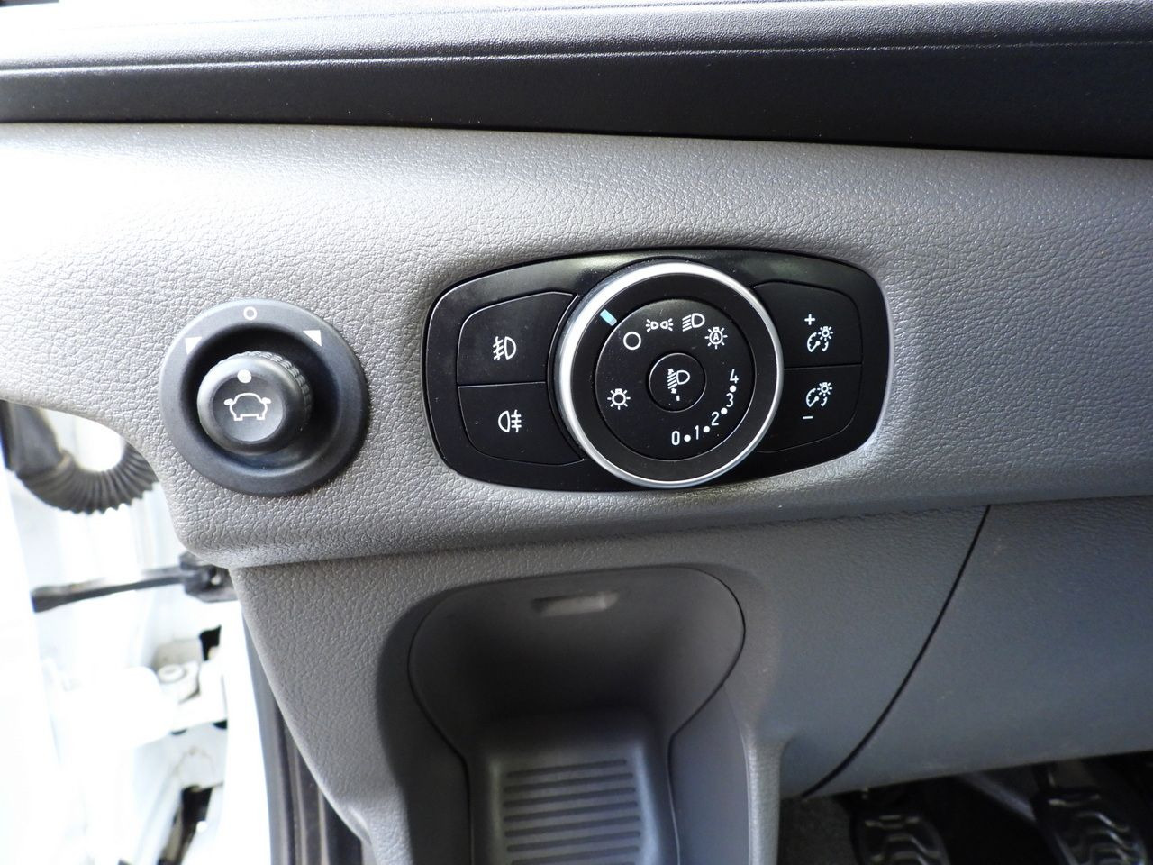 قلاب صغير FORD TRANSIT TIPPER CRUISE CONTROL LED LIGHTS TWIN WHEELS AIR CONDITIONING 130HP: صورة 29 قلاب صغير FORD TRANSIT TIPPER CRUISE CONTROL LED LIGHTS TWIN WHEELS AIR CONDITIONING 130HP: صورة 29