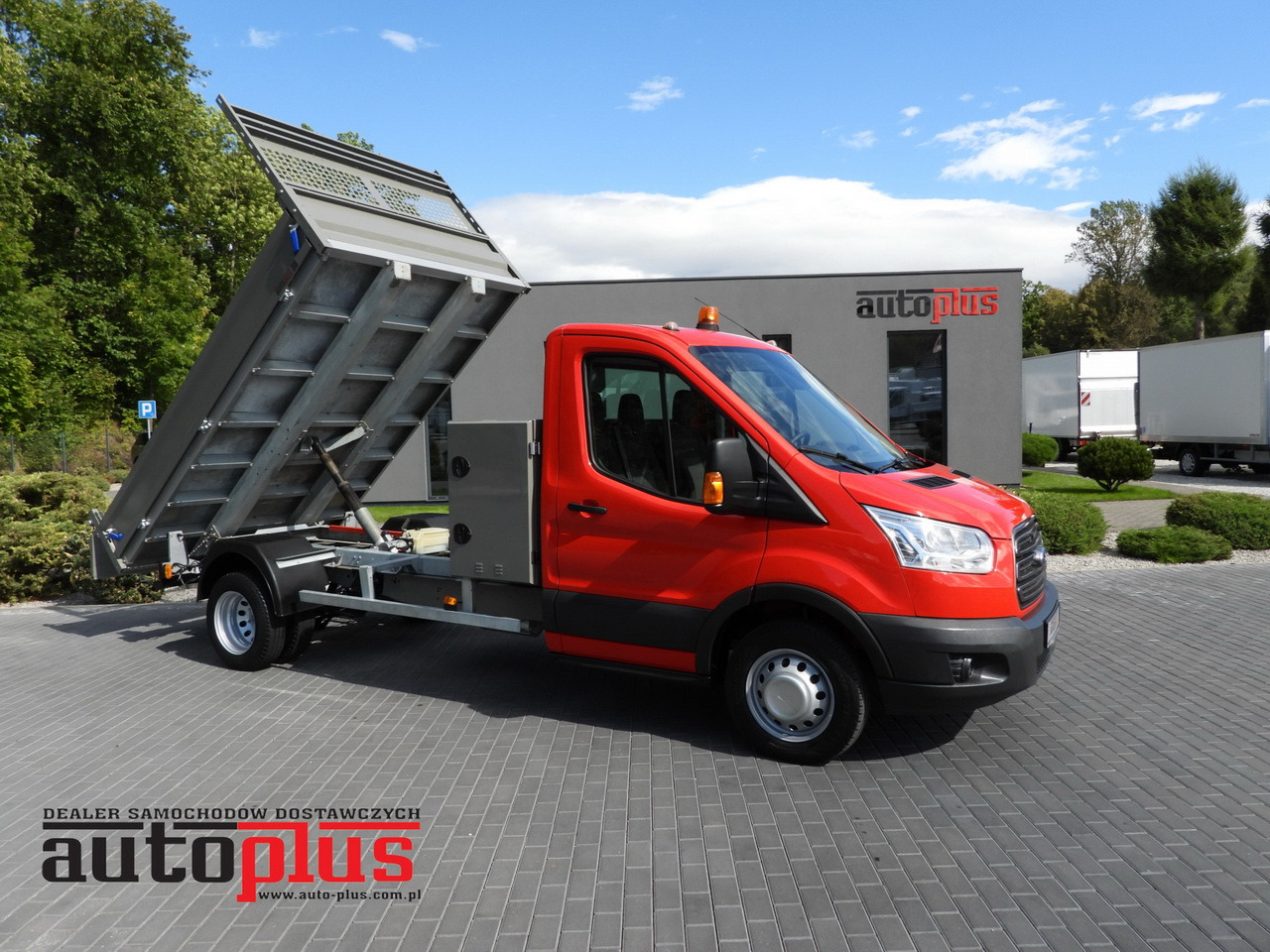 FORD TRANSIT TIPPER CRUISE CONTROL LED LIGHTS TWIN WHEELS AIR CONDITIONING 170HP - قلاب صغير: صورة 1 FORD TRANSIT TIPPER CRUISE CONTROL LED LIGHTS TWIN WHEELS AIR CONDITIONING 170HP - قلاب صغير: صورة 1