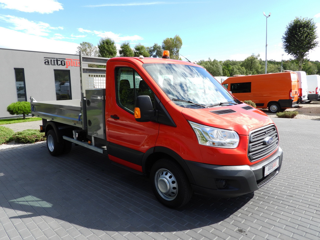 FORD TRANSIT TIPPER CRUISE CONTROL LED LIGHTS TWIN WHEELS AIR CONDITIONING 170HP - قلاب صغير: صورة 4 FORD TRANSIT TIPPER CRUISE CONTROL LED LIGHTS TWIN WHEELS AIR CONDITIONING 170HP - قلاب صغير: صورة 4
