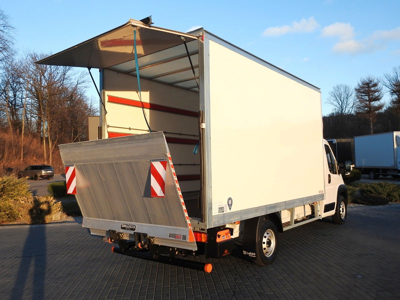 Fiat DUCATO KOFFER AUFZUG 8 PALETTEN TEMPOMAT - شاحنة مغلقة الصندوق: صورة 3 Fiat DUCATO KOFFER AUFZUG 8 PALETTEN TEMPOMAT - شاحنة مغلقة الصندوق: صورة 3