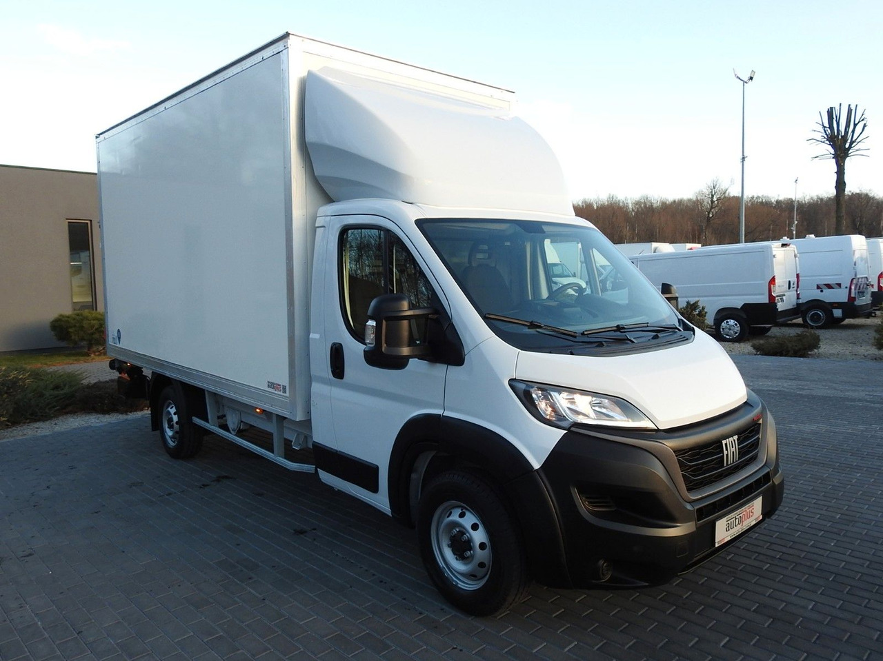 Fiat DUCATO KOFFER AUFZUG 8 PALETTEN TEMPOMAT - شاحنة مغلقة الصندوق: صورة 4 Fiat DUCATO KOFFER AUFZUG 8 PALETTEN TEMPOMAT - شاحنة مغلقة الصندوق: صورة 4