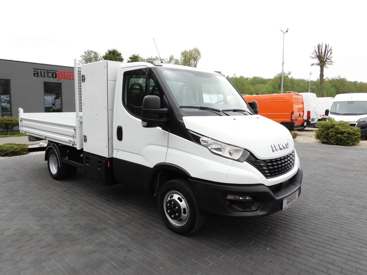IVECO DAILY 35C14 TIPPER CRUISE CONTROL TWIN WHEELS  140HP - قلاب صغير: صورة 4 IVECO DAILY 35C14 TIPPER CRUISE CONTROL TWIN WHEELS  140HP - قلاب صغير: صورة 4