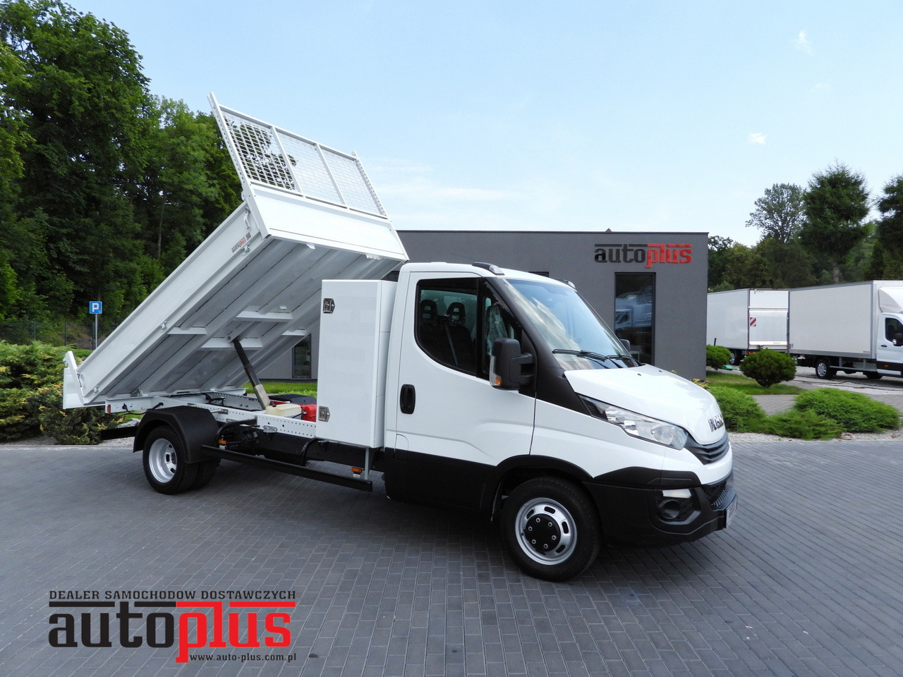 IVECO DAILY 35C15 TIPPER CRUISE CONTROL TWIN WHEELS AIR CONDITIONING 150HP - قلاب صغير: صورة 1 IVECO DAILY 35C15 TIPPER CRUISE CONTROL TWIN WHEELS AIR CONDITIONING 150HP - قلاب صغير: صورة 1