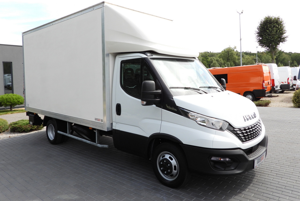 IVECO DAILY 35C16 BOX LIFT 8 PALLETS CRUISE CONTROL AUTOMATIC TRANSMISSION HI-MATIC TWIN WHEELS AIR CONDITIONING 160HP - شاحنة مغلقة الصندوق: صورة 4 IVECO DAILY 35C16 BOX LIFT 8 PALLETS CRUISE CONTROL AUTOMATIC TRANSMISSION HI-MATIC TWIN WHEELS AIR CONDITIONING 160HP - شاحنة مغلقة الصندوق: صورة 4