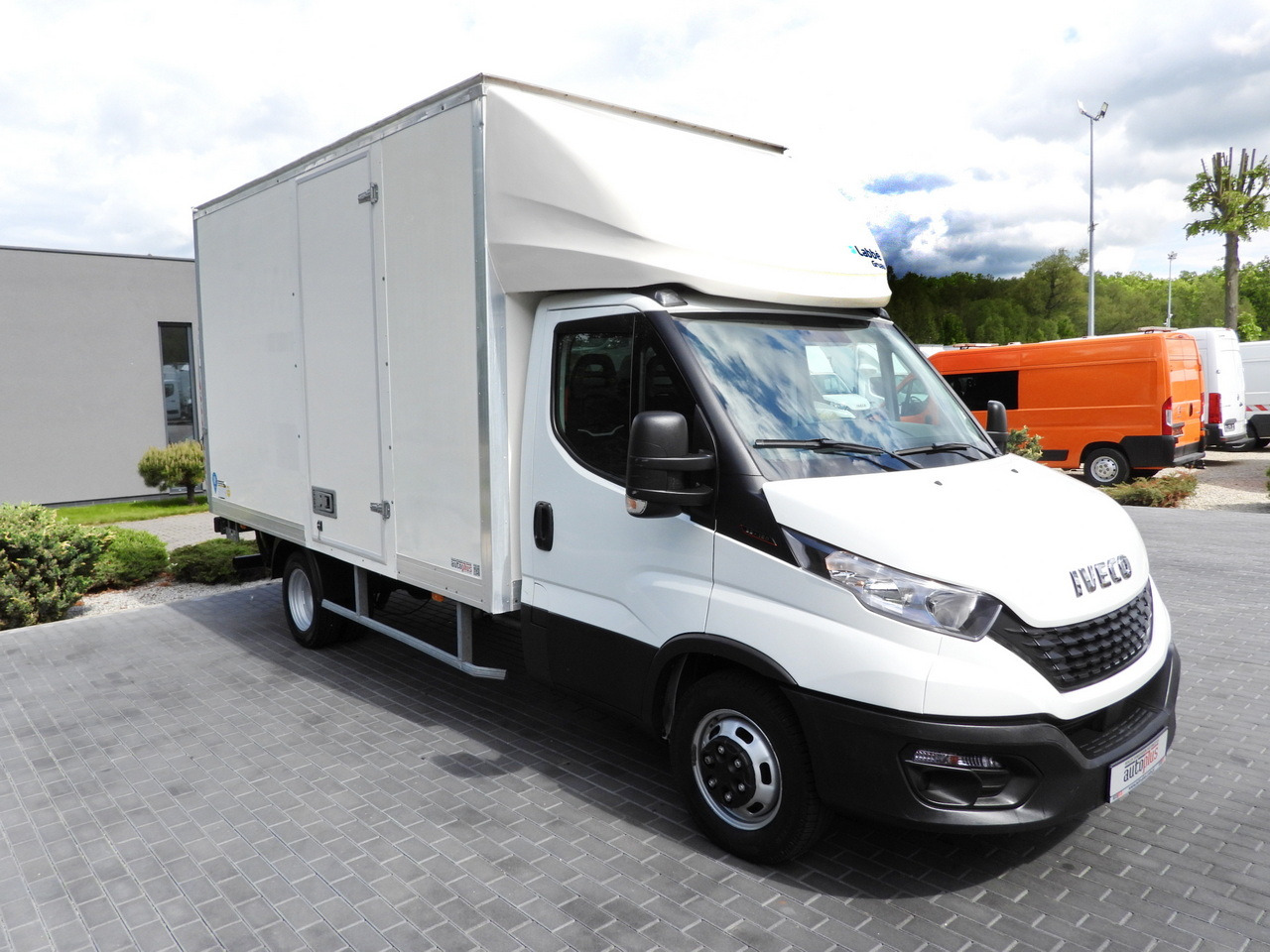 IVECO DAILY 35C16 BOX LIFT 8 PALLETS CRUISE CONTROL TWIN WHEELS AIR CONDITIONING  160HP - شاحنة مغلقة الصندوق: صورة 4 IVECO DAILY 35C16 BOX LIFT 8 PALLETS CRUISE CONTROL TWIN WHEELS AIR CONDITIONING  160HP - شاحنة مغلقة الصندوق: صورة 4