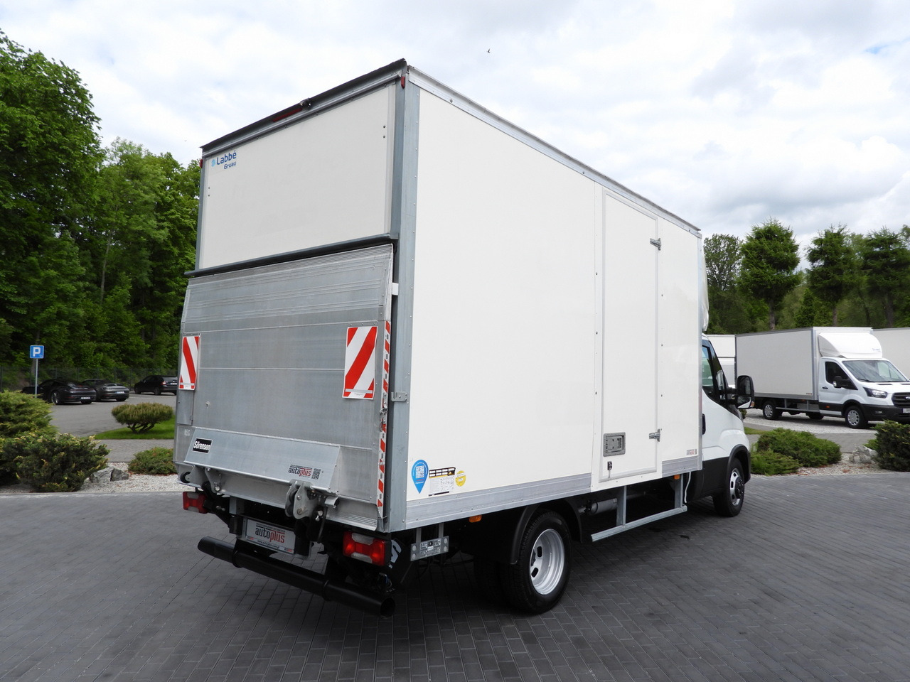 IVECO DAILY 35C16 BOX LIFT 8 PALLETS CRUISE CONTROL TWIN WHEELS AIR CONDITIONING  160HP - شاحنة مغلقة الصندوق: صورة 3 IVECO DAILY 35C16 BOX LIFT 8 PALLETS CRUISE CONTROL TWIN WHEELS AIR CONDITIONING  160HP - شاحنة مغلقة الصندوق: صورة 3