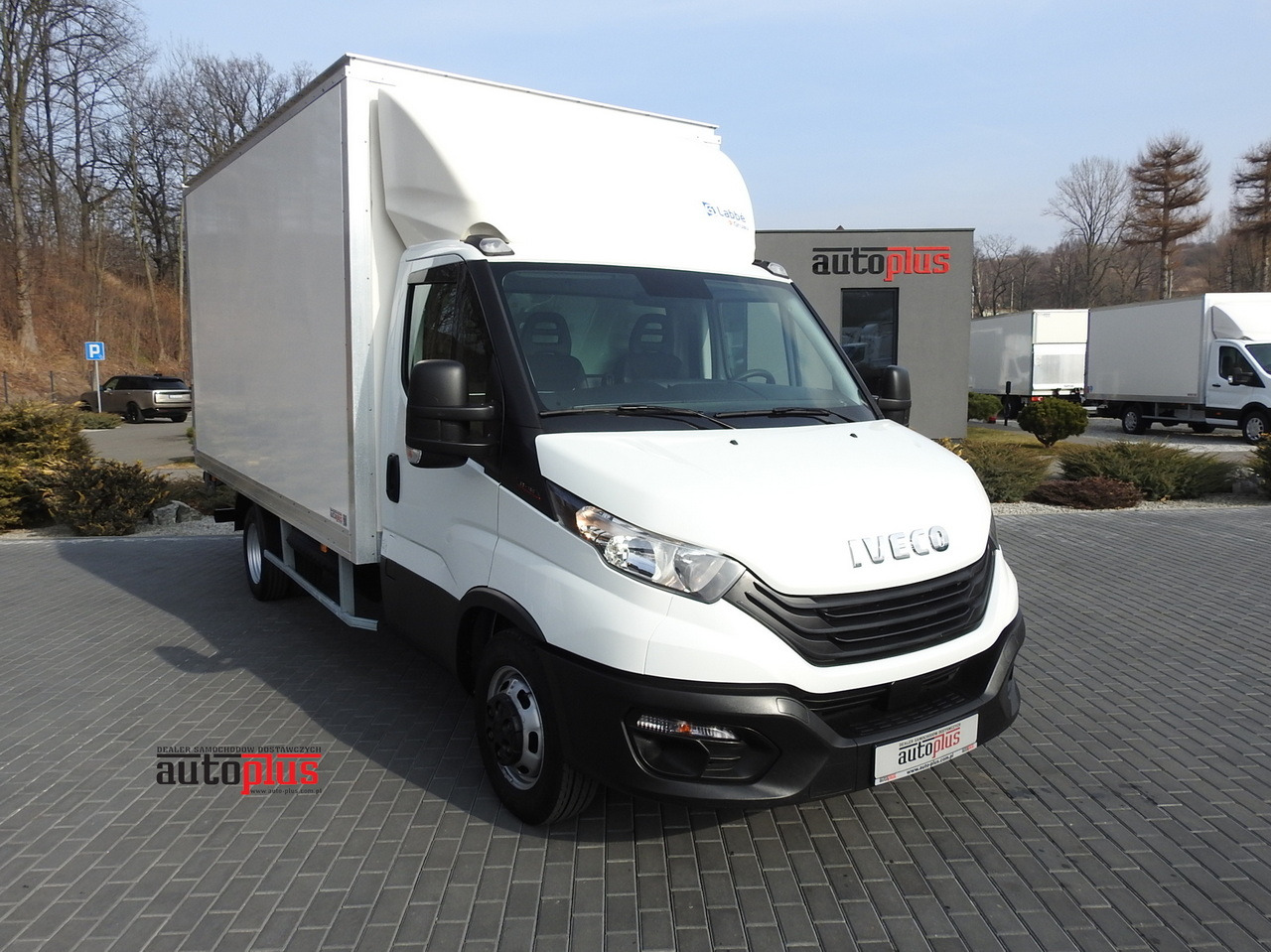 IVECO DAILY 35C16 BOX LIFT 8 PALLETS CRUISE CONTROL TWIN WHEELS AIR CONDITIONING 160HP - شاحنة مغلقة الصندوق: صورة 1 IVECO DAILY 35C16 BOX LIFT 8 PALLETS CRUISE CONTROL TWIN WHEELS AIR CONDITIONING 160HP - شاحنة مغلقة الصندوق: صورة 1