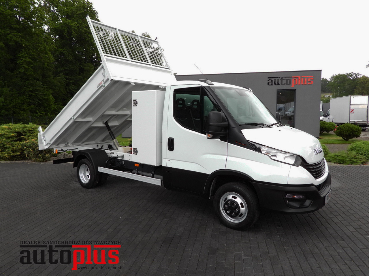 IVECO DAILY 35C16 TIPPER CRUISE CONTROL AIR CONDITIONING TWIN WHEELS 160HP - قلاب صغير: صورة 1 IVECO DAILY 35C16 TIPPER CRUISE CONTROL AIR CONDITIONING TWIN WHEELS 160HP - قلاب صغير: صورة 1